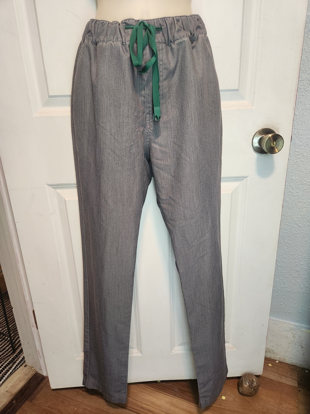 Figs Gray Women's Drawstring Pants with Green Tie